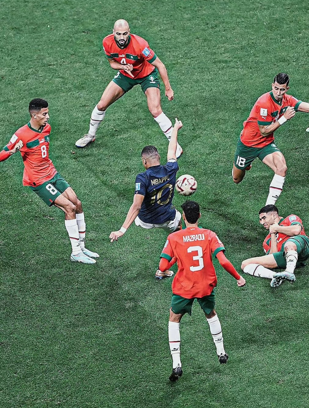 精彩纷呈!球队与对手激烈对抗 精彩纷呈!球队与对手激烈对抗