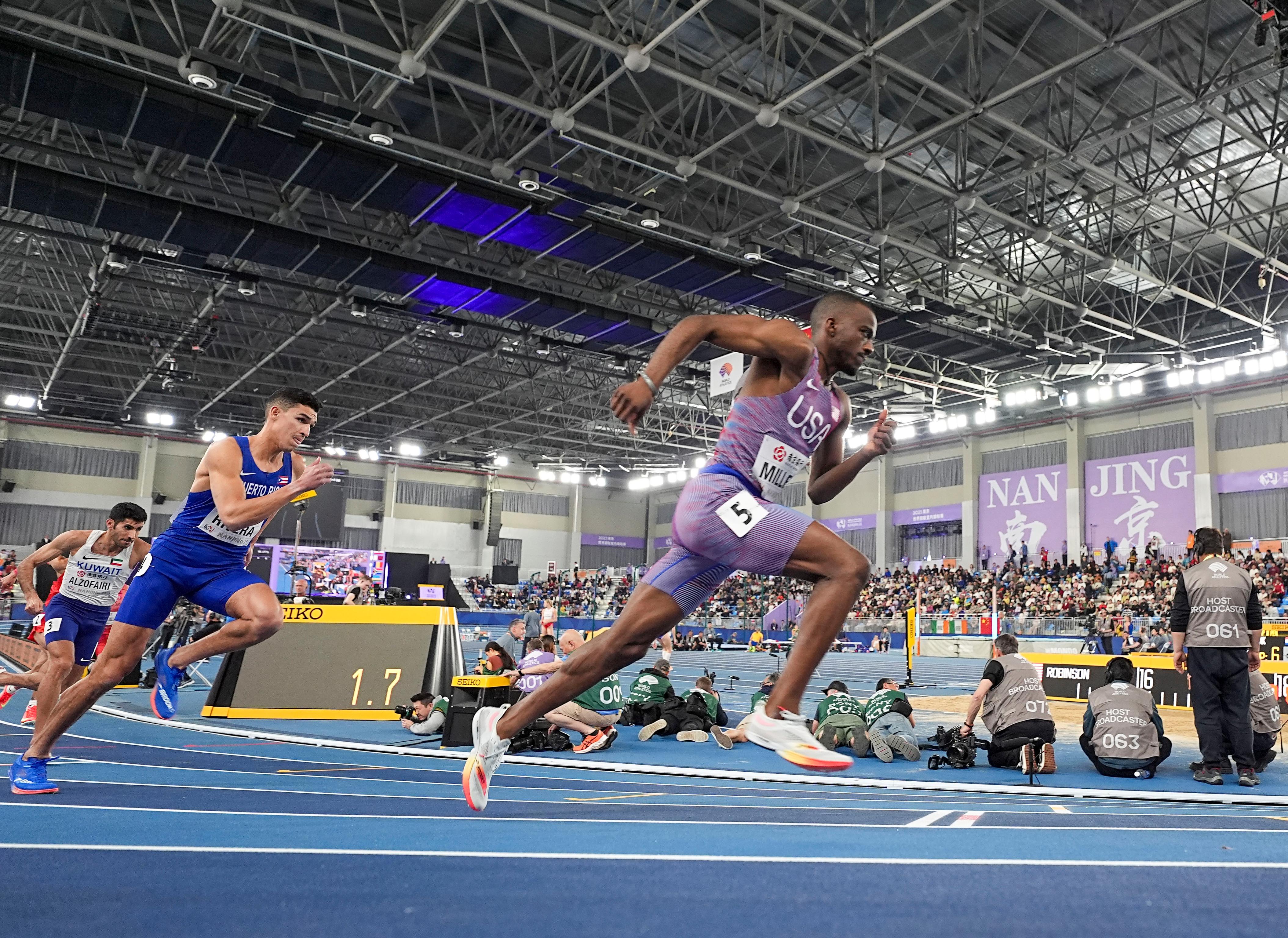 关于体育赛事席卷全场，选手们展现出色表现的信息