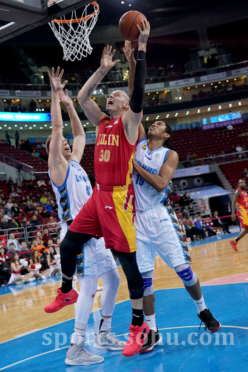 北京首钢以101-77战胜吉林东北虎，取得新赛季首胜的简单介绍