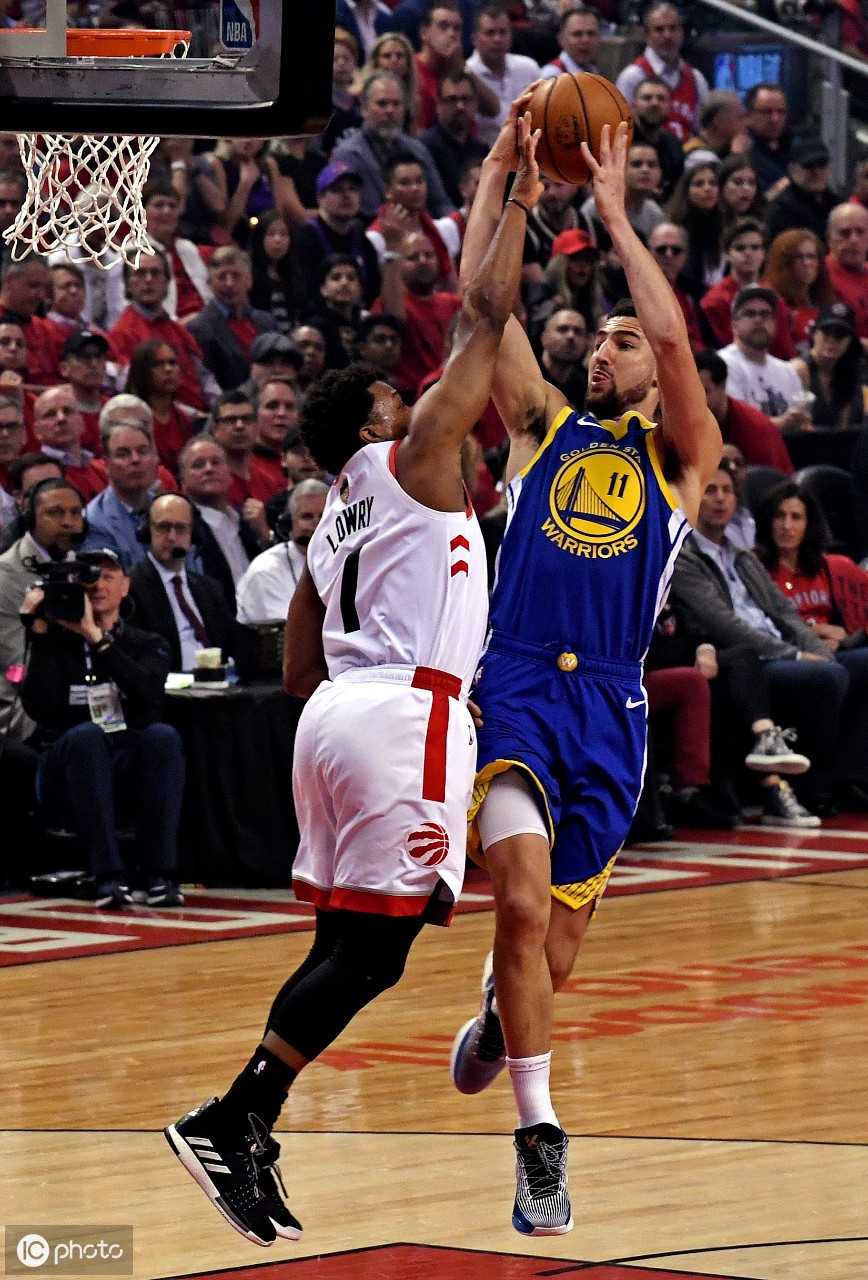 猛龙客场战胜小牛，继续保持不败纪录